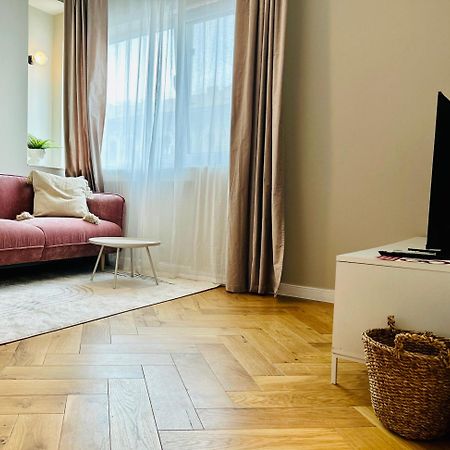 Ultracentral Lux Boutique 1Br Ap Near Subway Bucarest Exterior foto